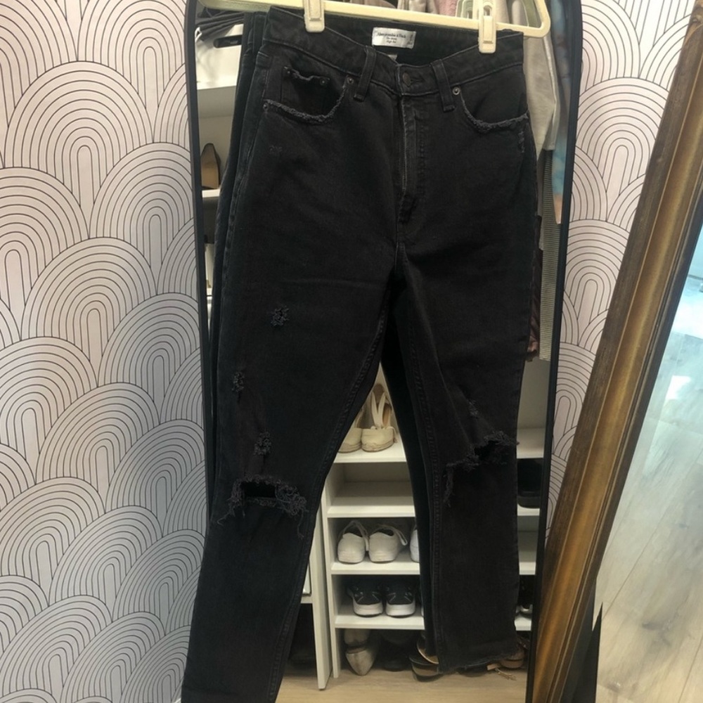 Abercrombie & Fitch Curve Love High Rise Mom Jeans - Black